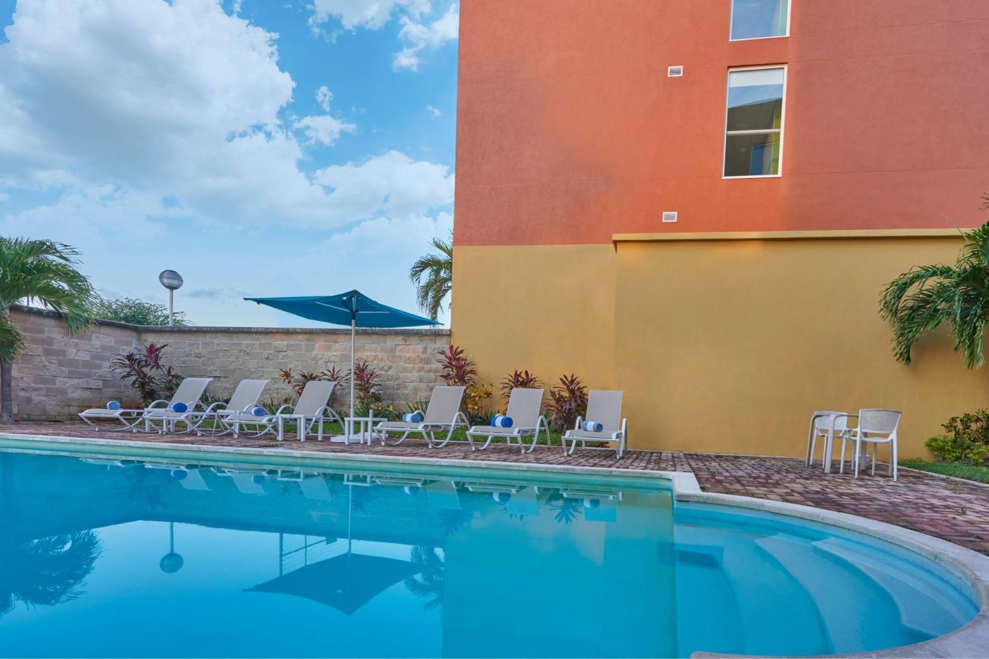 City Express Junior By Marriott Cancún Exteriör bild