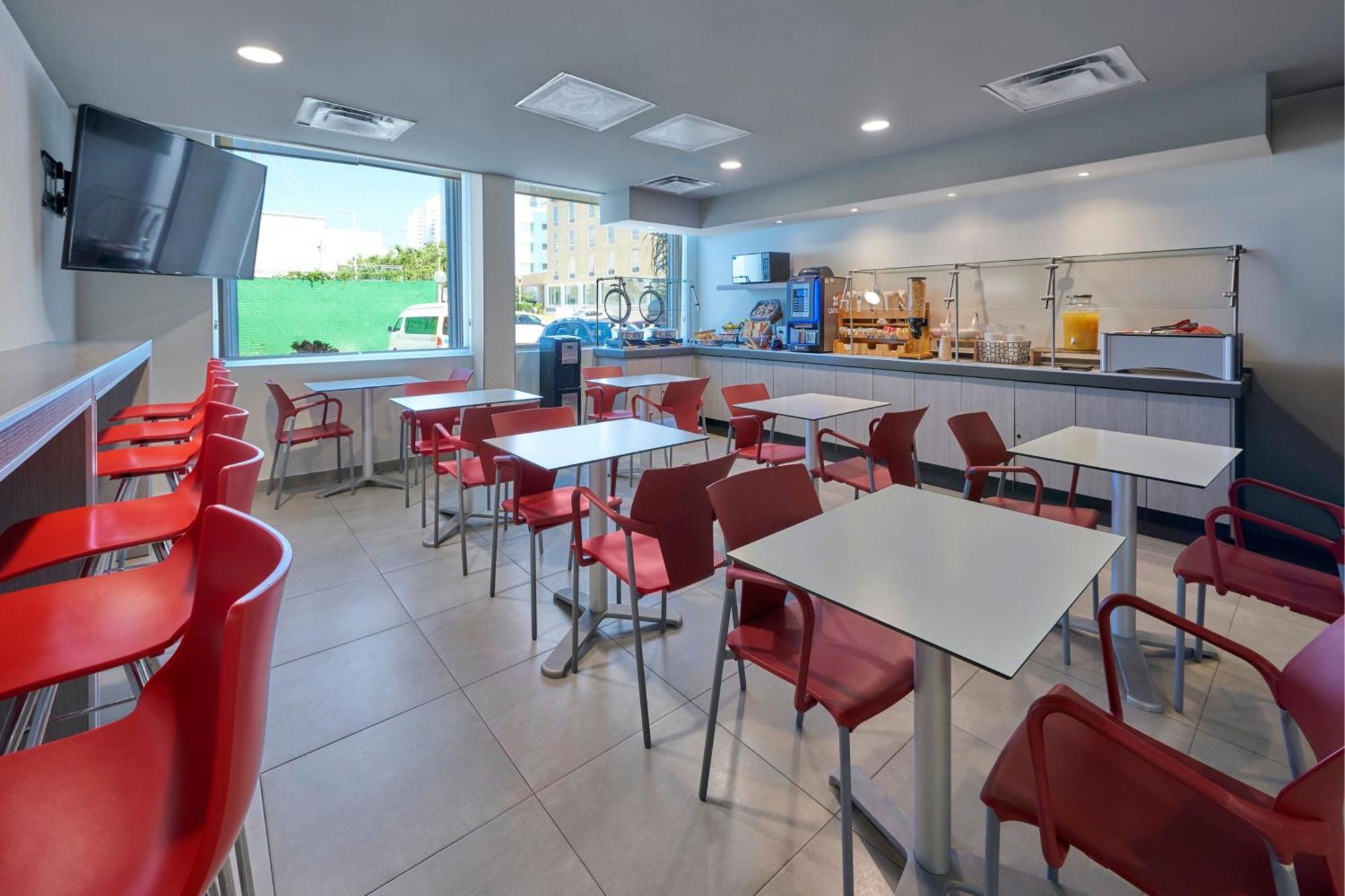 City Express Junior By Marriott Cancún Exteriör bild