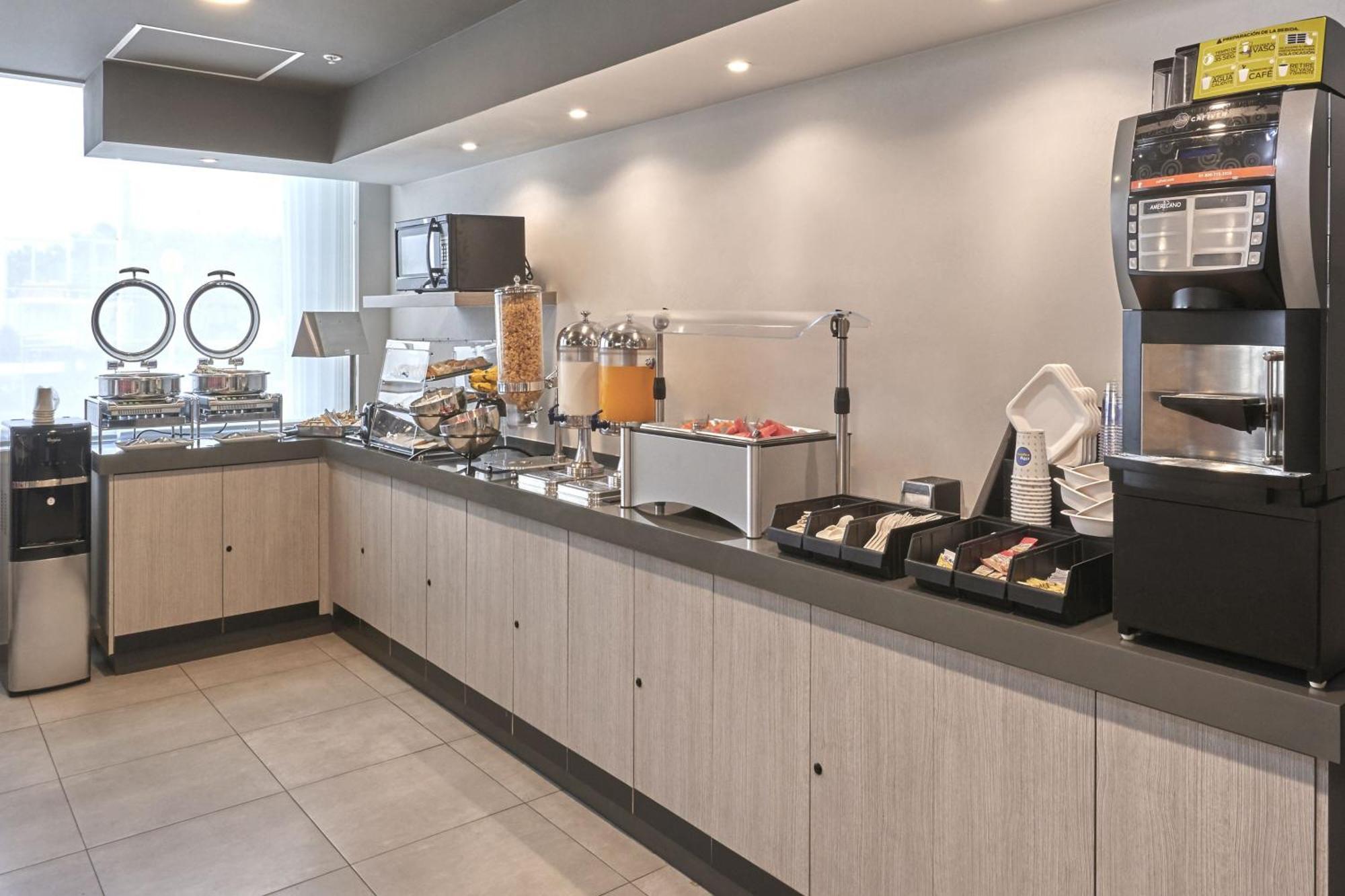 City Express Junior By Marriott Cancún Exteriör bild