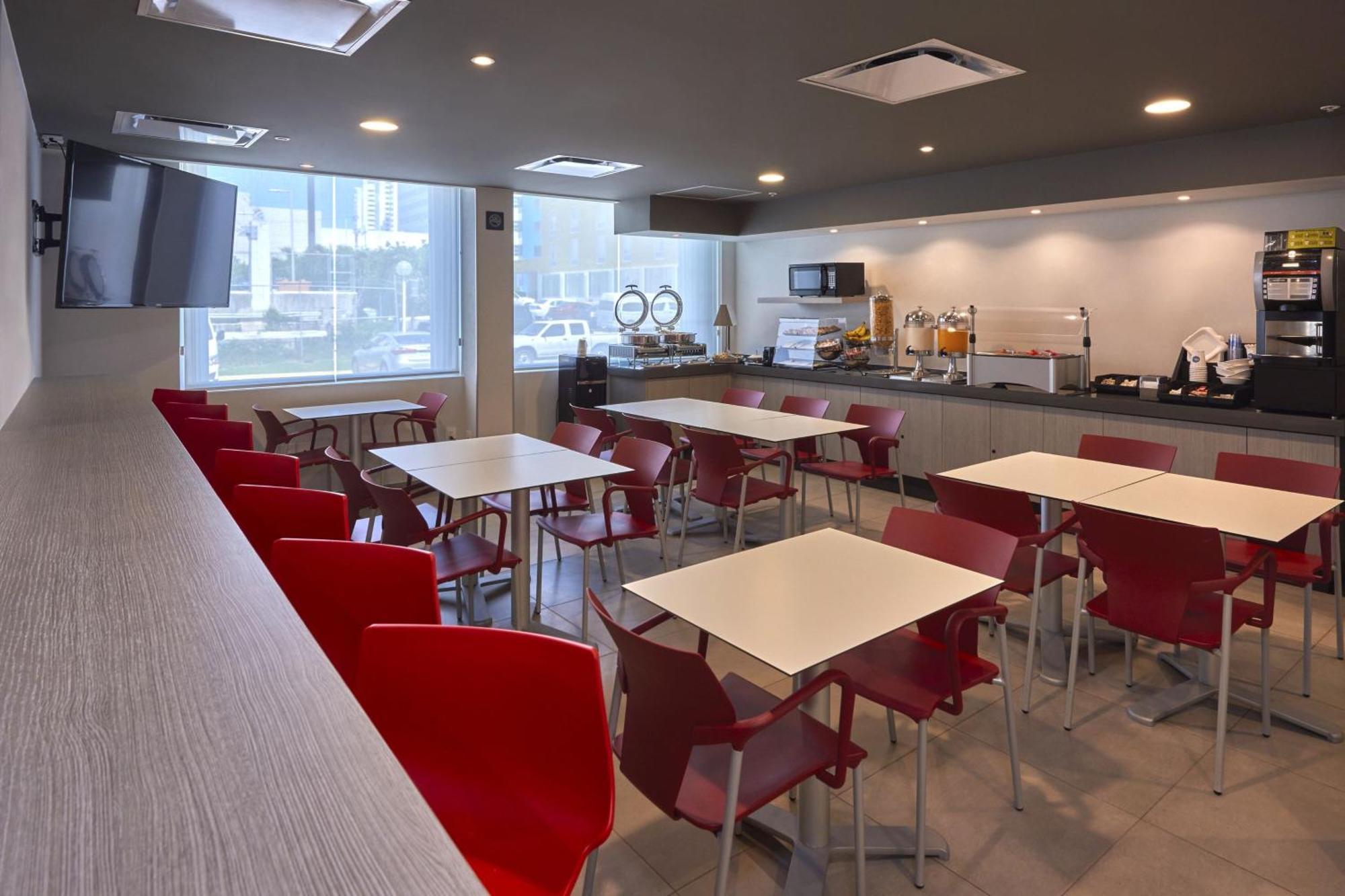 City Express Junior By Marriott Cancún Exteriör bild