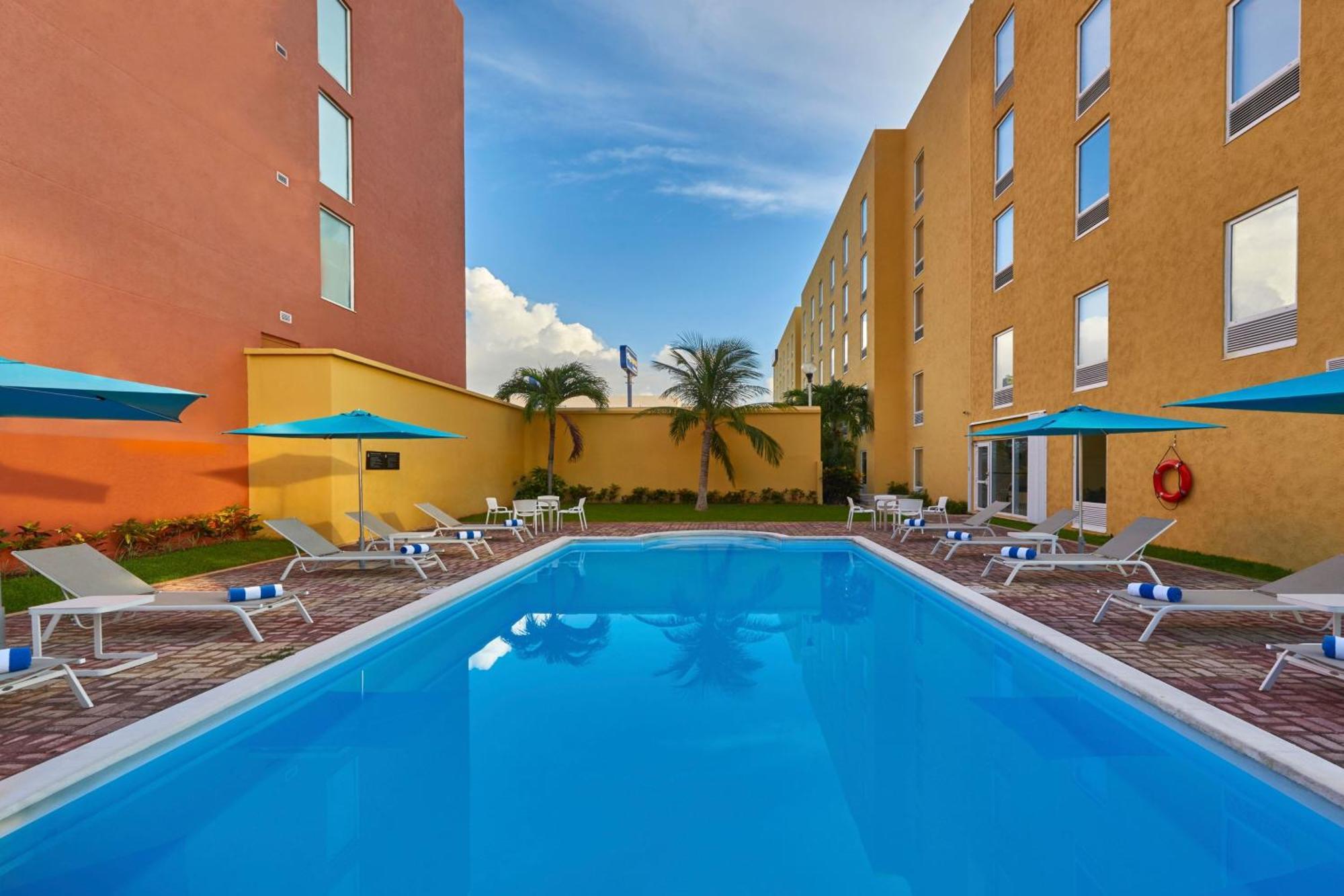 City Express Junior By Marriott Cancún Exteriör bild